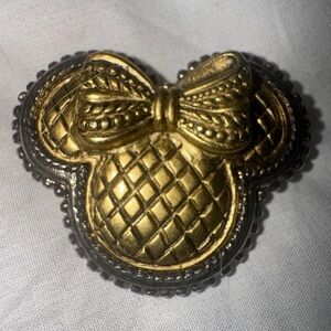 EXTRA RARE UNKNOWN AGE Vintage Disney Monogram Minnie Mouse GOLD Icon Pin